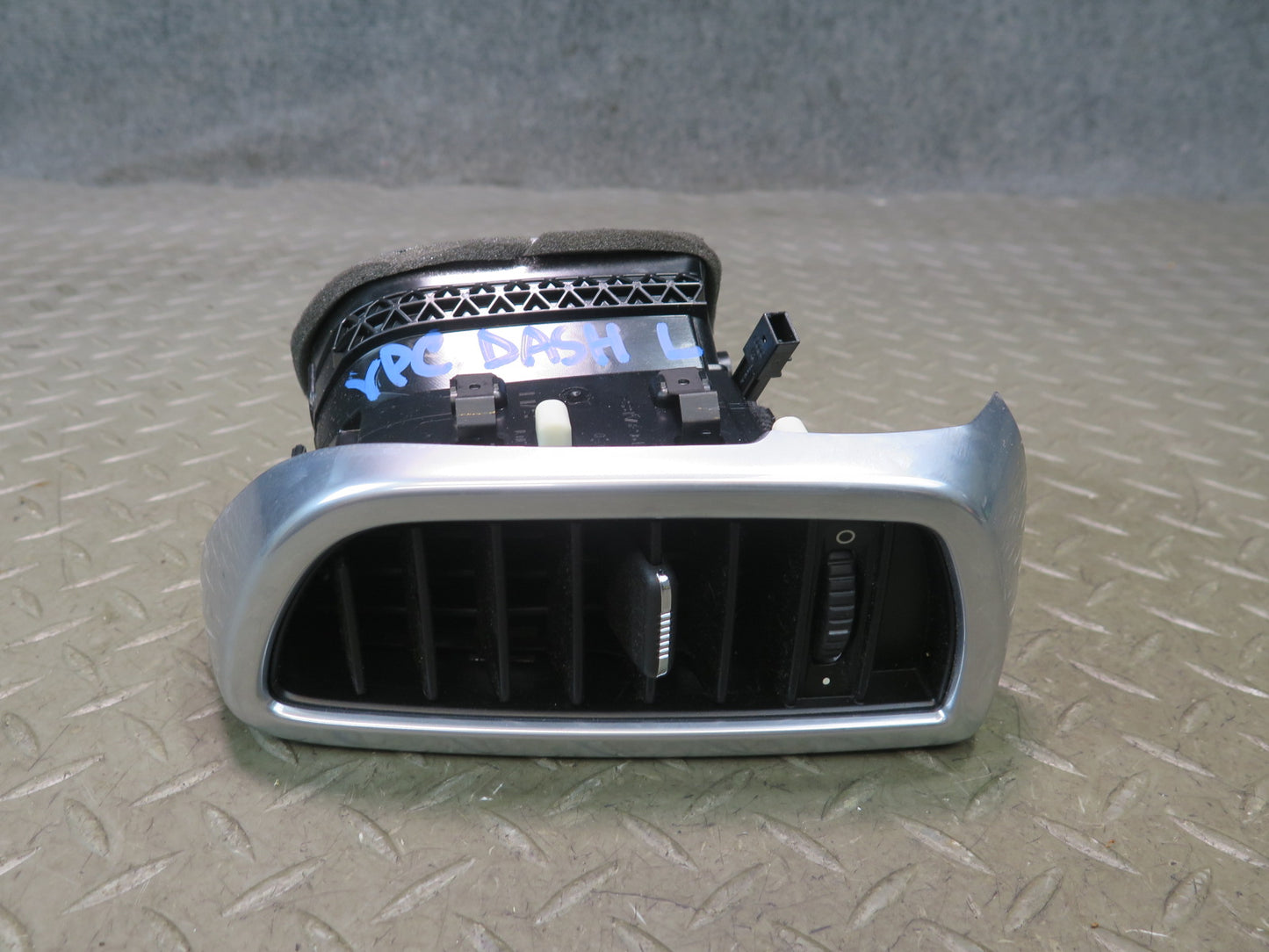 2011-2018 Porsche Cayenne 958 Front Left Side Dash A/C Heater Air Vent Grille