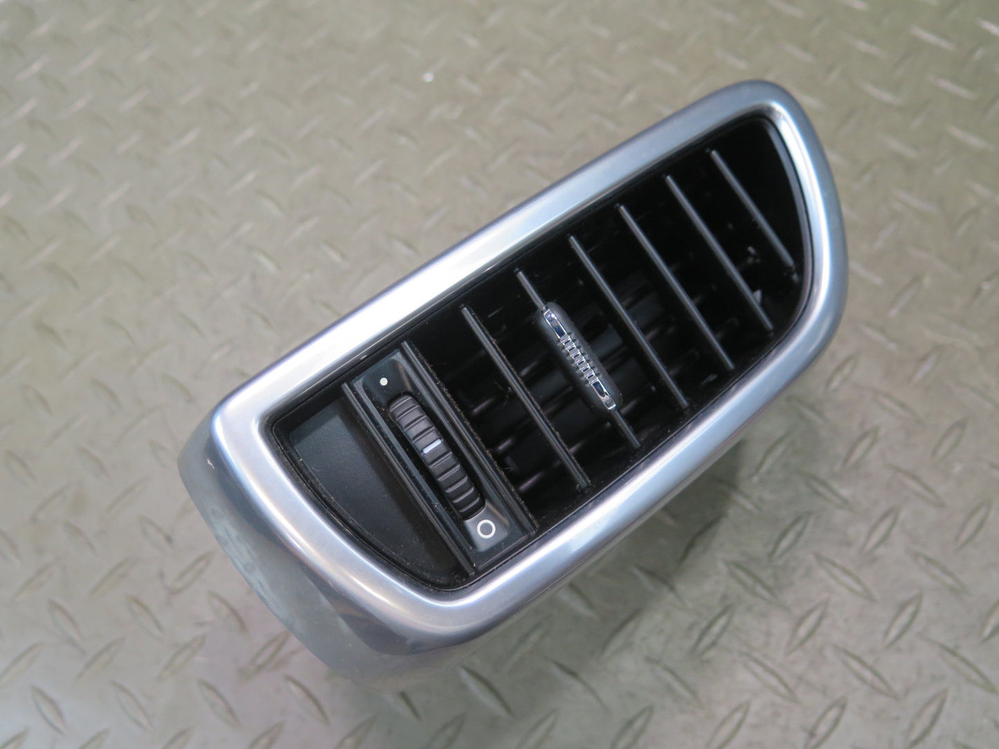 2011-2018 Porsche Cayenne 958 Front Left Side Dash A/C Heater Air Vent Grille