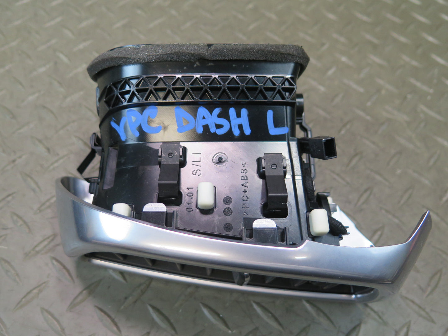 2011-2018 Porsche Cayenne 958 Front Left Side Dash A/C Heater Air Vent Grille