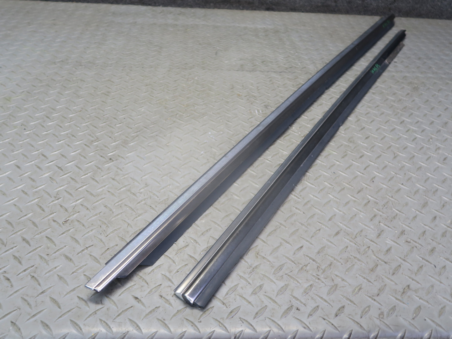 94-99 Mercedes W140 S500 Front & Rear Left Door Window Trim Molding Set OEM