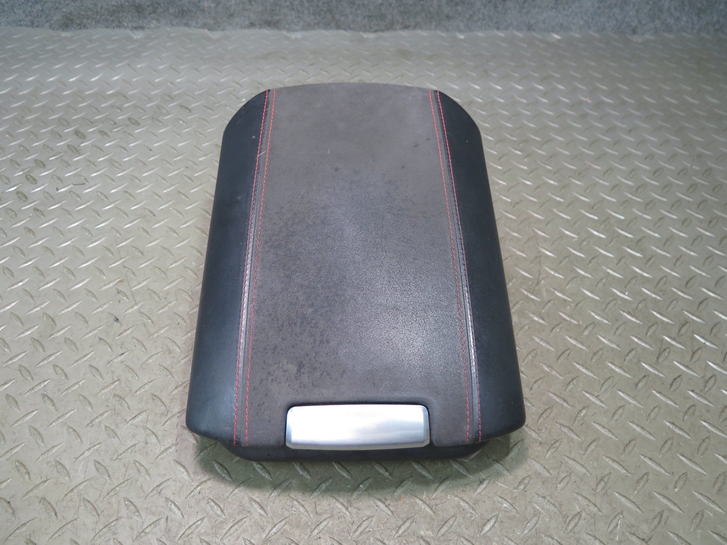 11-18 Porsche Cayenne 958 GTS Center Console Lid Armrest Cover Leather Alcantara