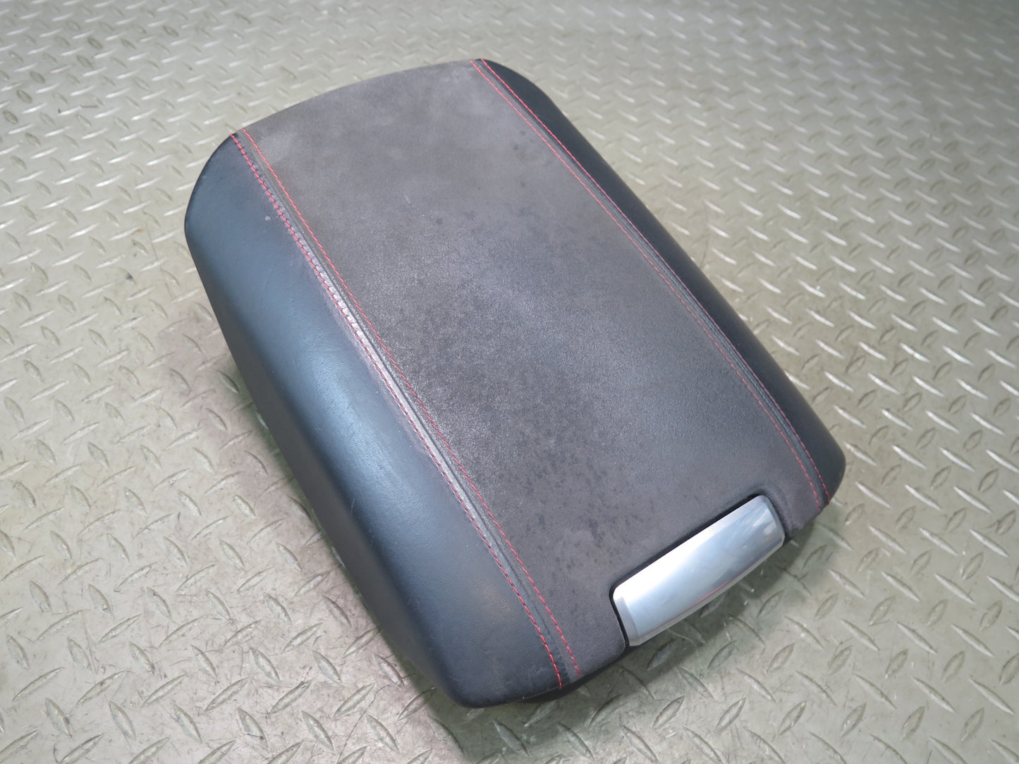 11-18 Porsche Cayenne 958 GTS Center Console Lid Armrest Cover Leather Alcantara