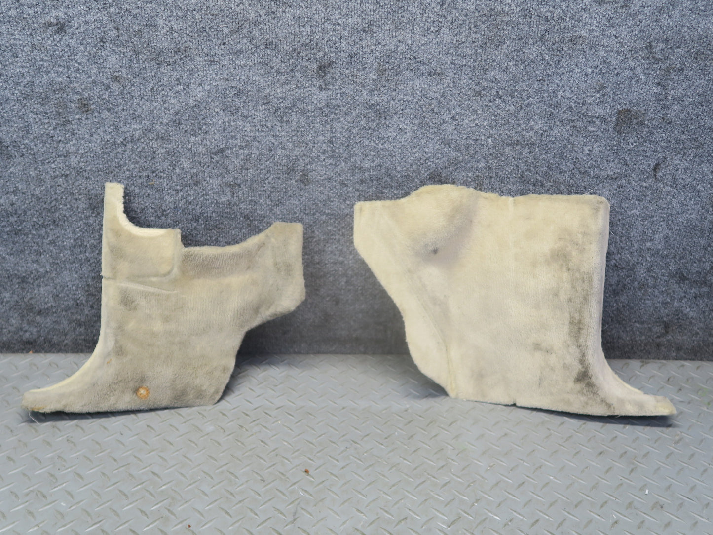 94-99 Mercedes W140 S500 Front Left & Right Lower Kick Trim Cover Panel Set OEM