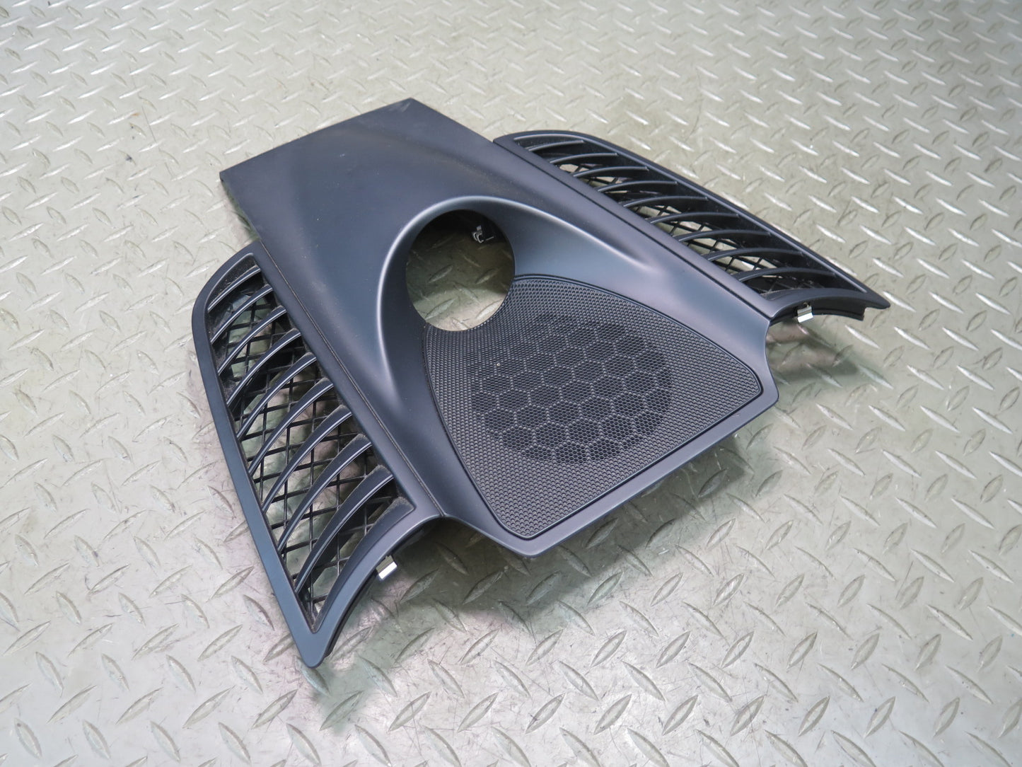 2011-2018 Porsche Cayenne 958 Front Dashboard Center Speaker Grille Trim Cover