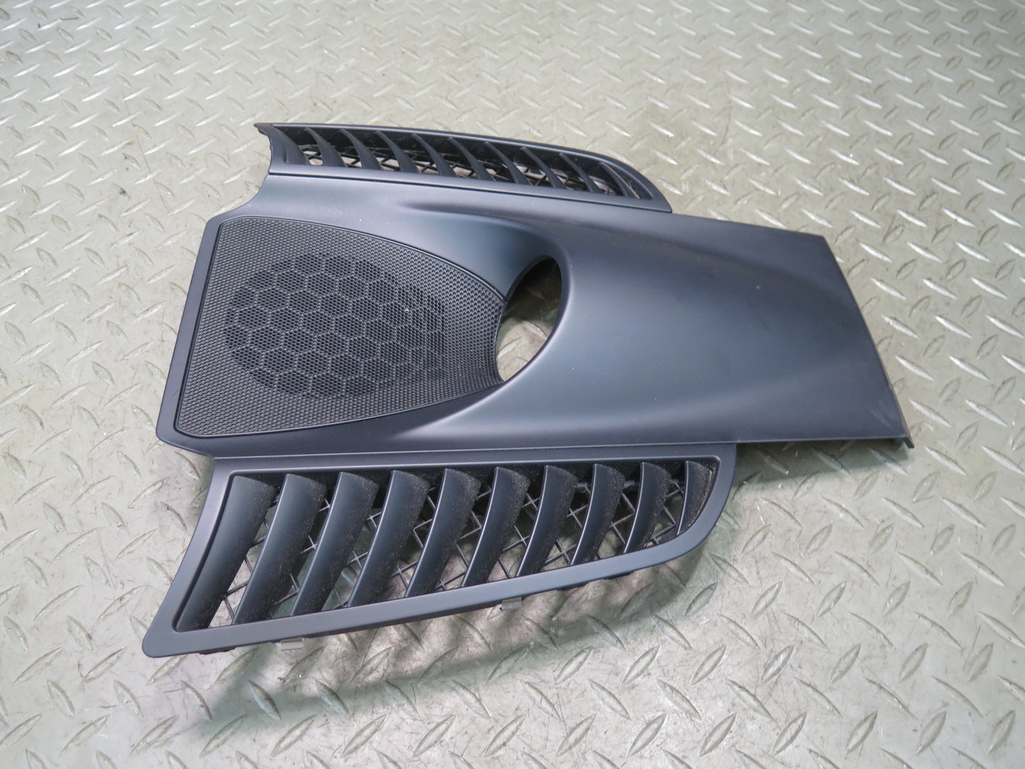 2011-2018 Porsche Cayenne 958 Front Dashboard Center Speaker Grille Trim Cover