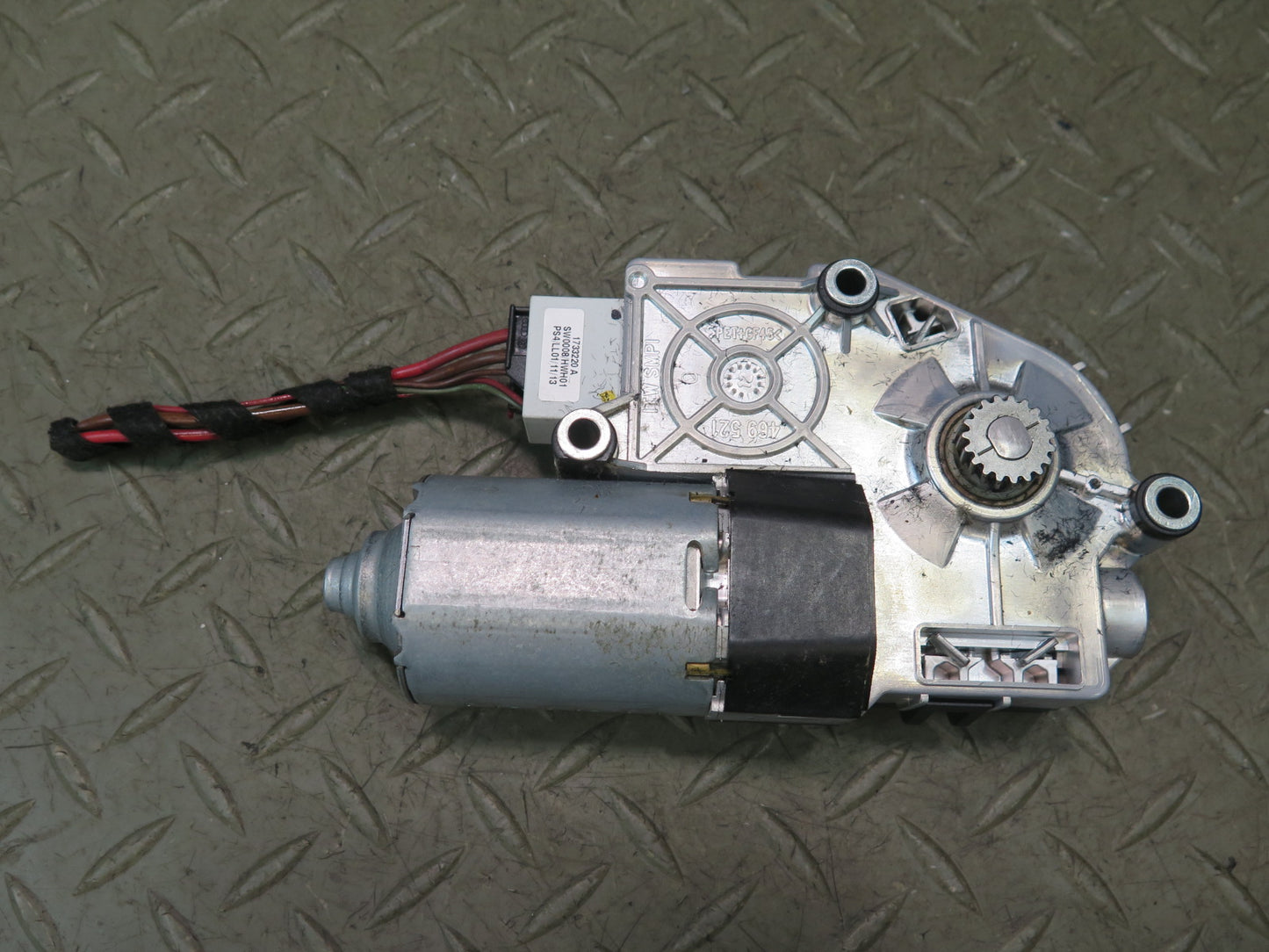 2011-2018 Porsche Cayenne 958 Rear Panoramic Sunroof Drive Motor Set