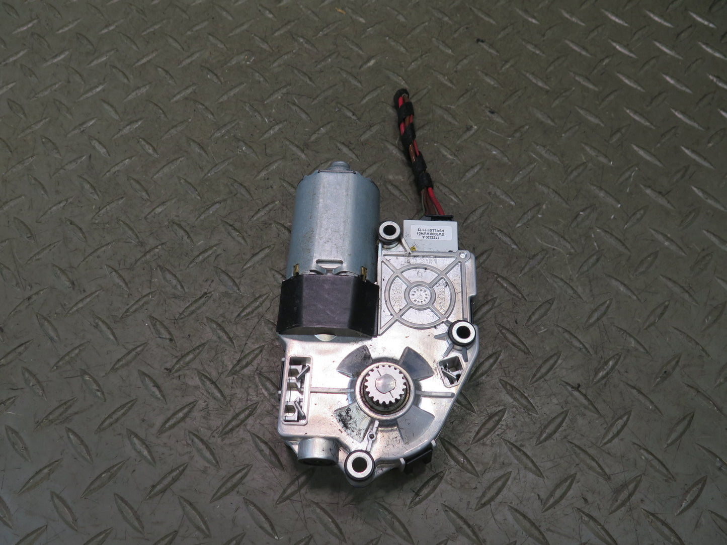 2011-2018 Porsche Cayenne 958 Rear Panoramic Sunroof Drive Motor Set