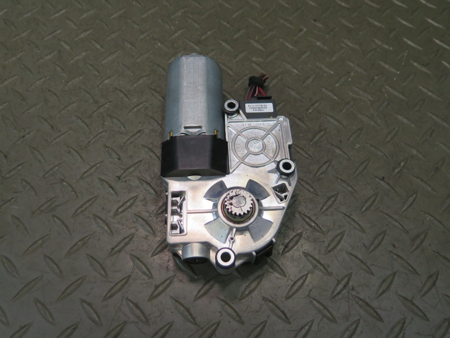 2011-2018 Porsche Cayenne 958 Rear Panoramic Sunroof Drive Motor Set