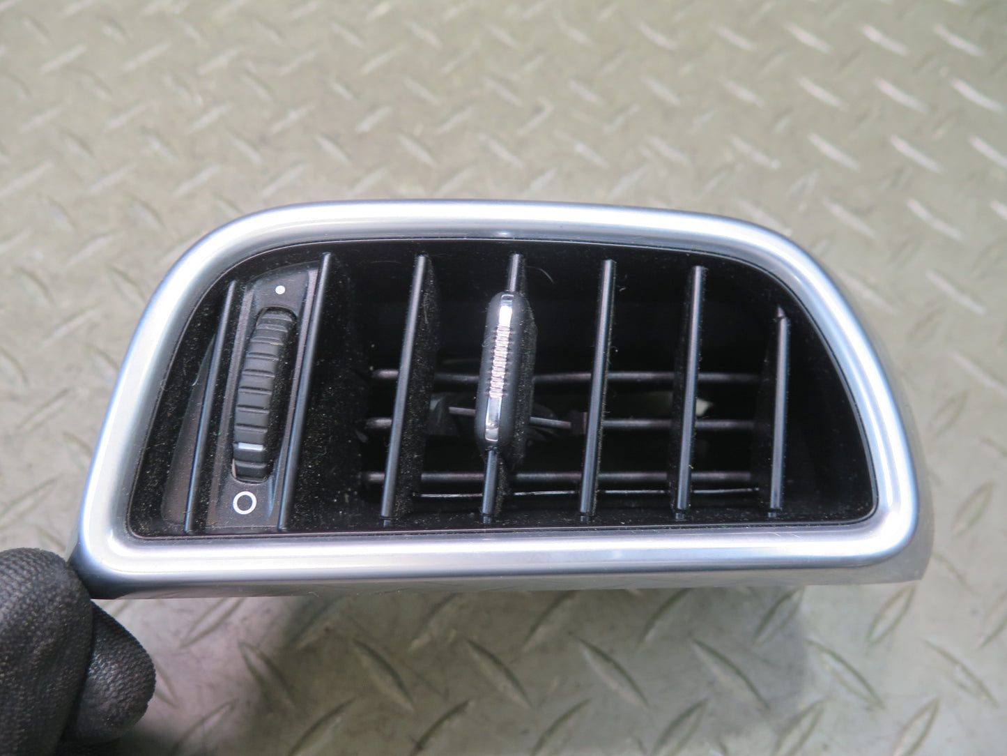 11-18 Porsche Cayenne 958 Rear Left Center Console Air Vent Grille 7P5819203B