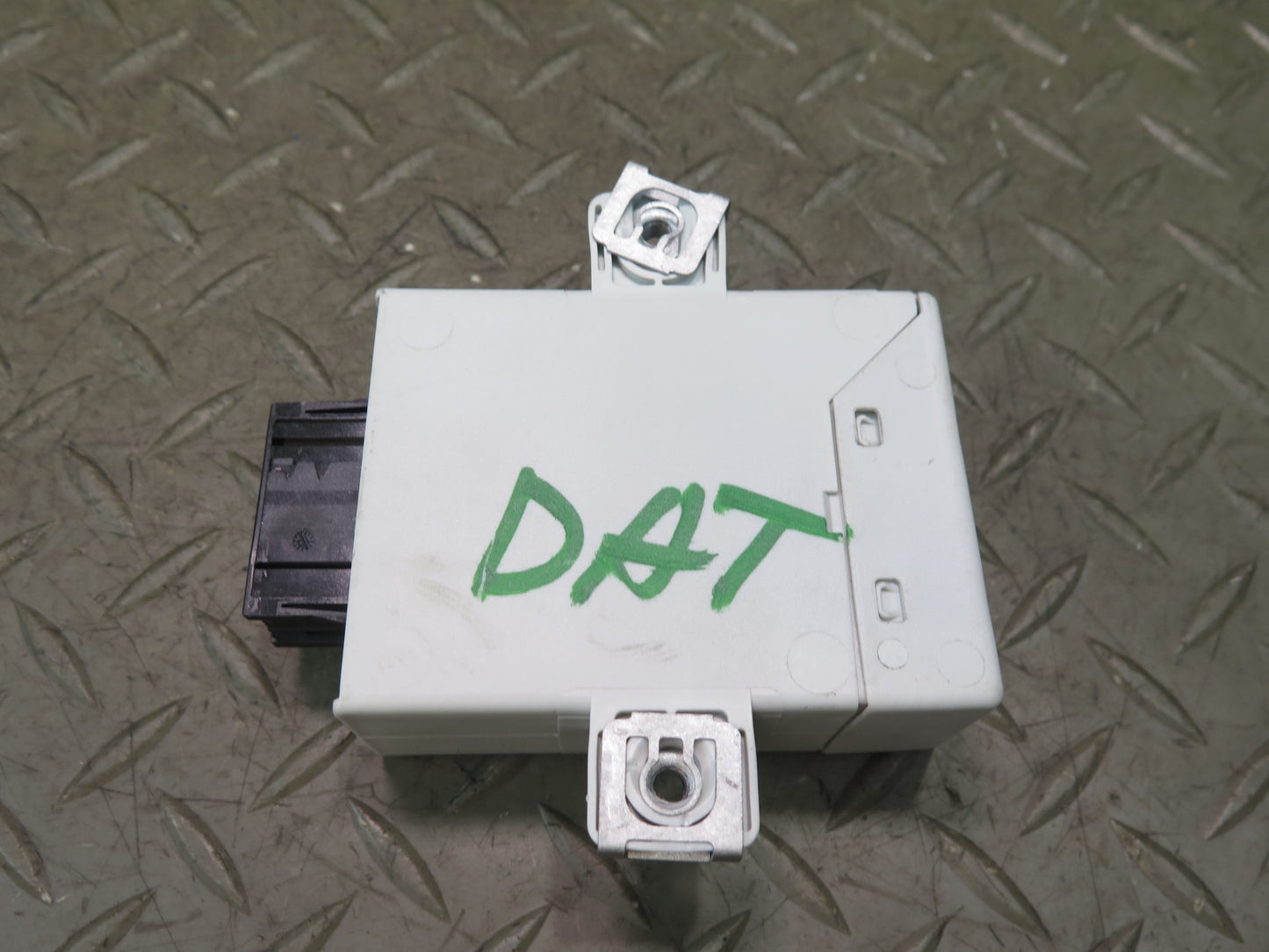 11-15 Audi TT S 8J Tmps Tire Pressure Control Module Unit 8J0907274C OEM
