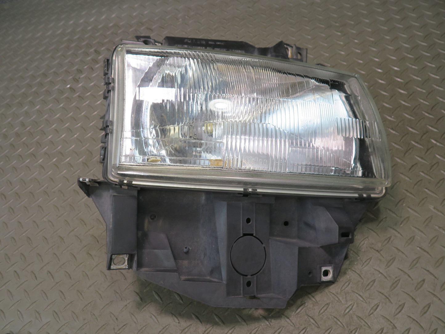 99-03 VW Eurovan T4 Front Right Passenger Side Halogen Headlight Lamp OEM