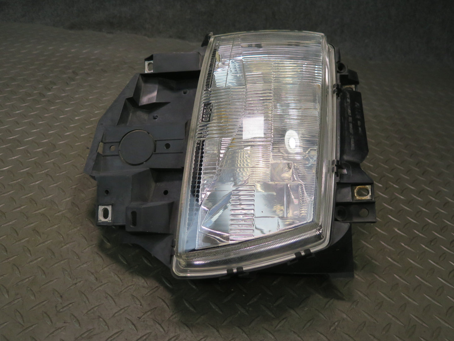 99-03 VW Eurovan T4 Front Right Passenger Side Halogen Headlight Lamp OEM