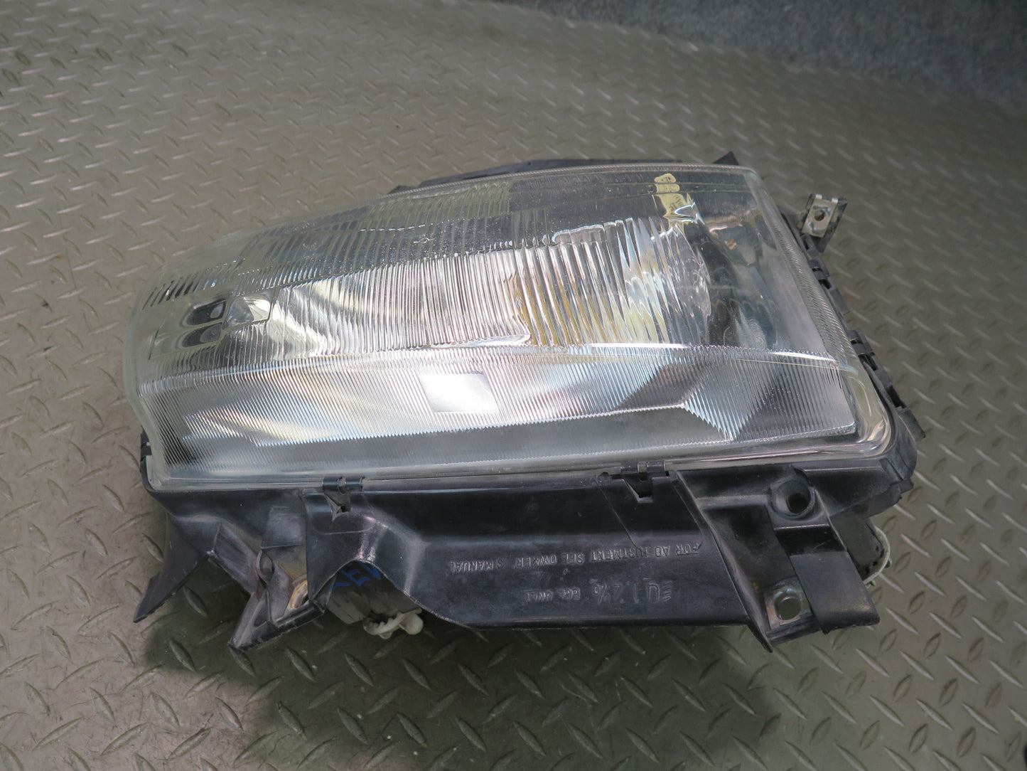 99-03 VW Eurovan T4 Front Right Passenger Side Halogen Headlight Lamp OEM