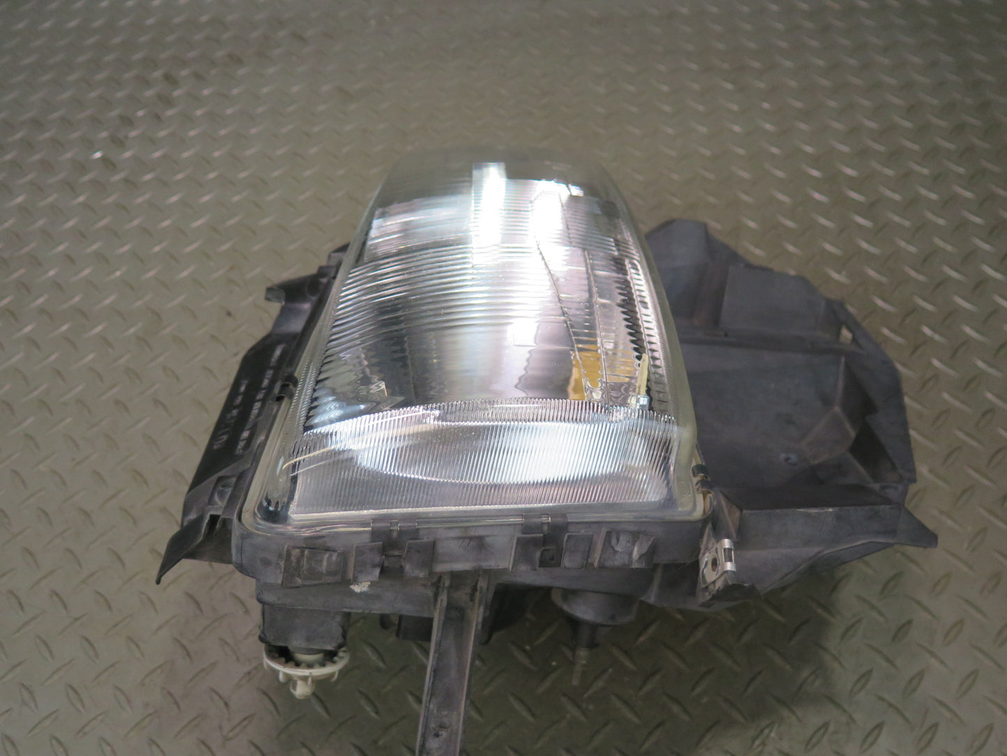 99-03 VW Eurovan T4 Front Right Passenger Side Halogen Headlight Lamp OEM