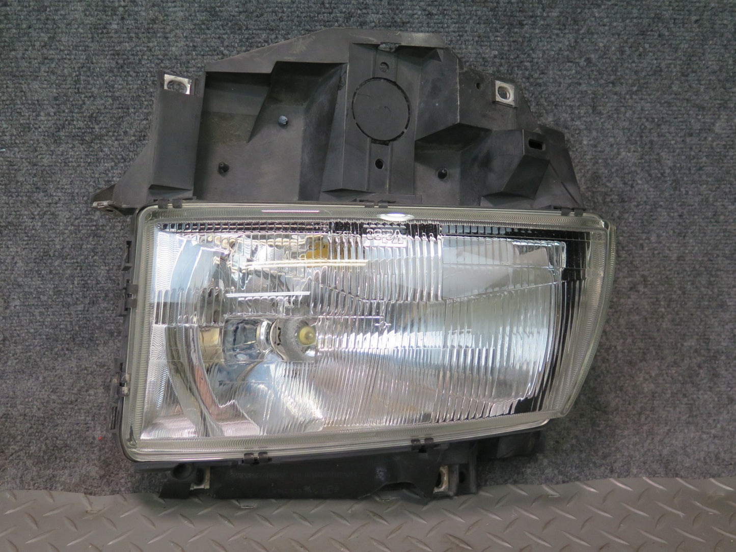 99-03 VW Eurovan T4 Front Left Driver Side Halogen Headlight Lamp OEM