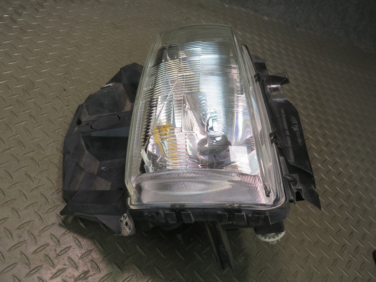 99-03 VW Eurovan T4 Front Left Driver Side Halogen Headlight Lamp OEM