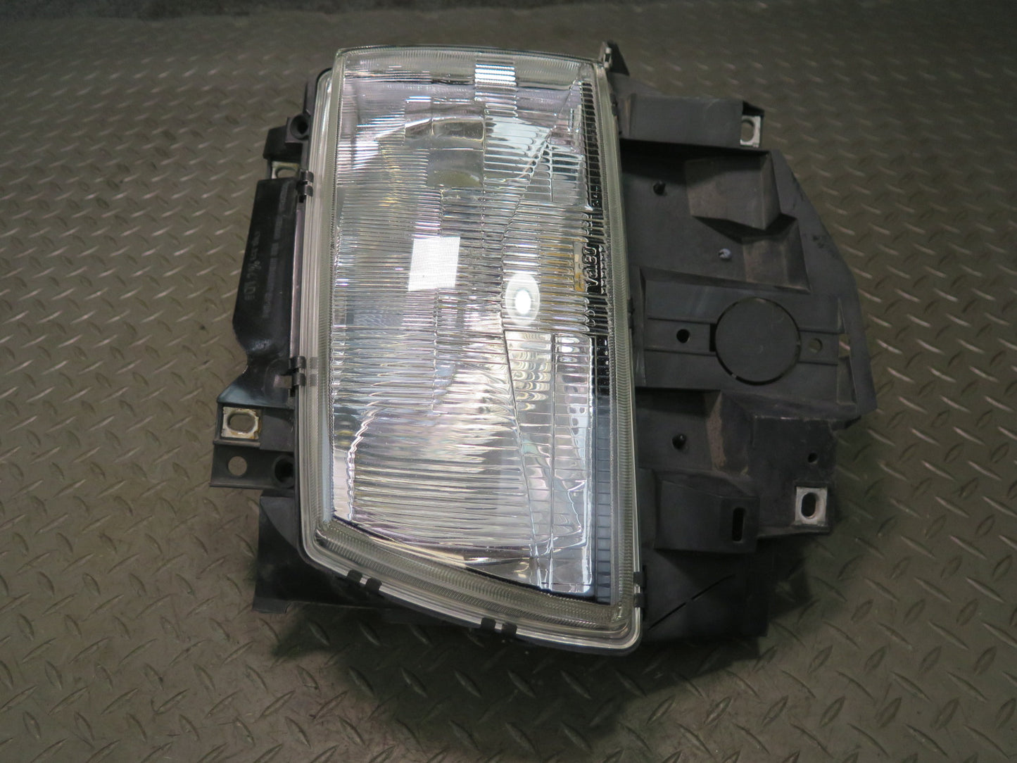 99-03 VW Eurovan T4 Front Left Driver Side Halogen Headlight Lamp OEM