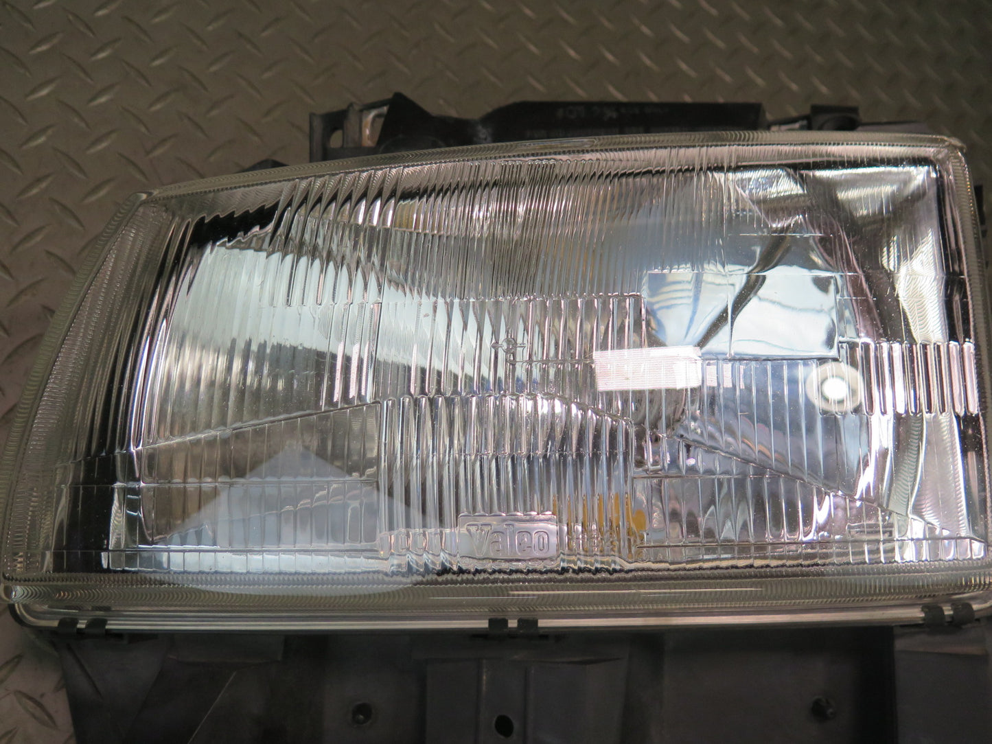 99-03 VW Eurovan T4 Front Left Driver Side Halogen Headlight Lamp OEM