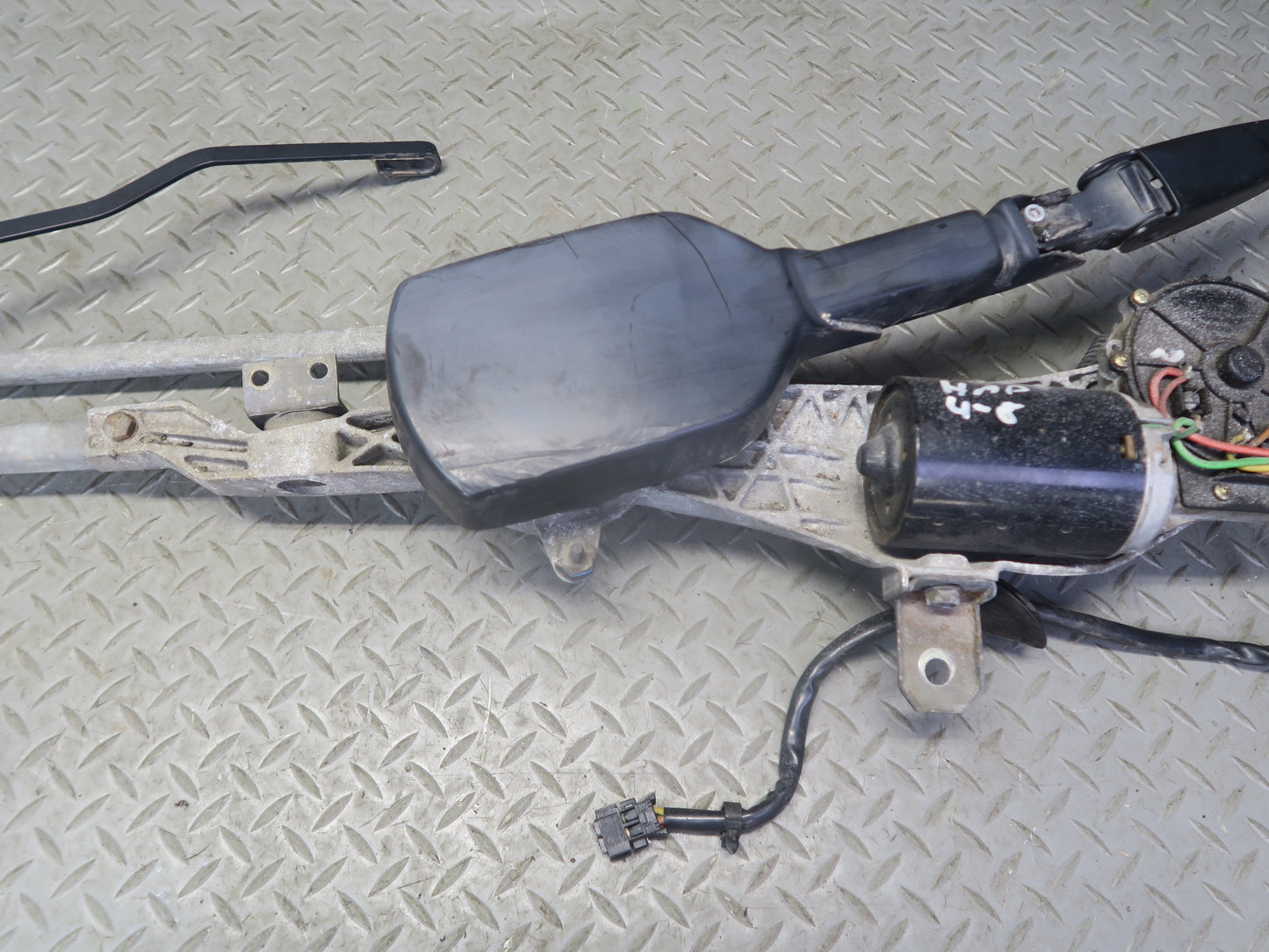 94-99 Mercedes W140 S500 Windshield Wiper Arm Transmission Linkage w Motor OEM