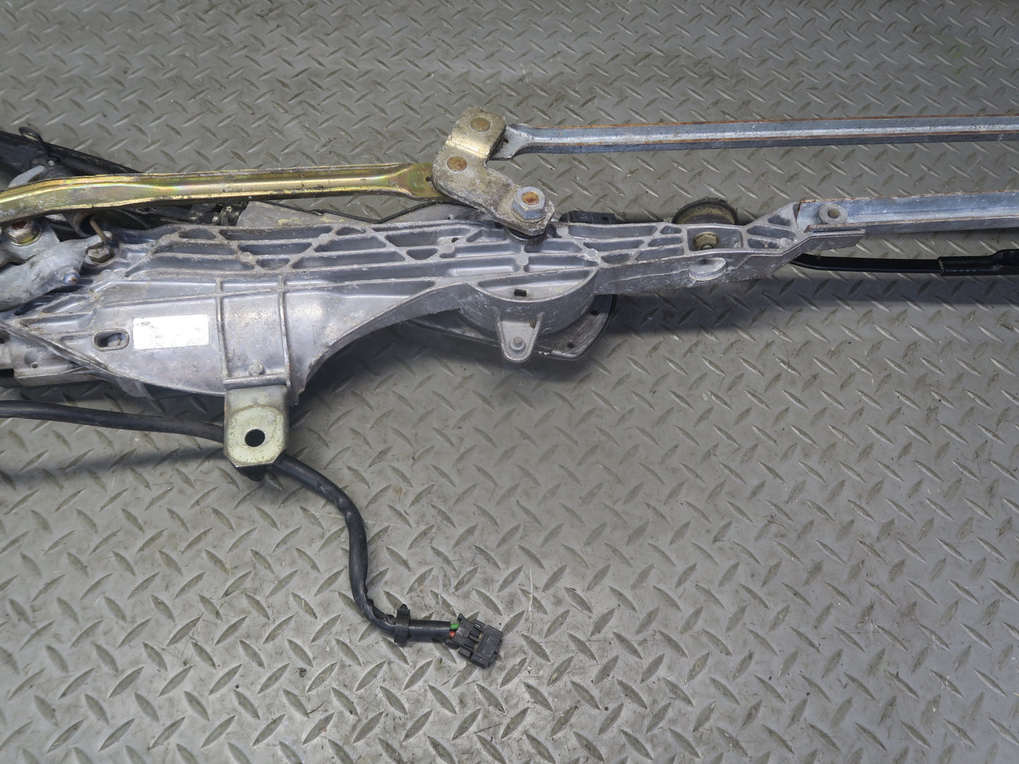 94-99 Mercedes W140 S500 Windshield Wiper Arm Transmission Linkage w Motor OEM