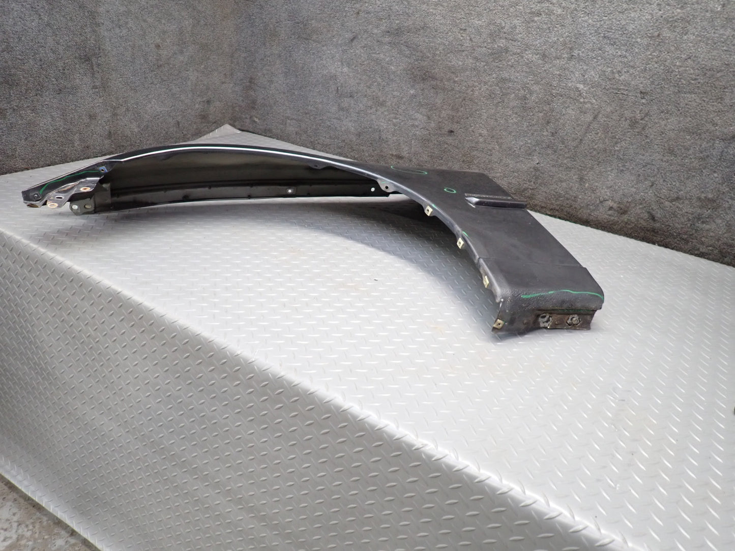 01-05 Lexus JCE10L IS300 Front Left Fender Shell Cover Panel Graphite Gray OEM