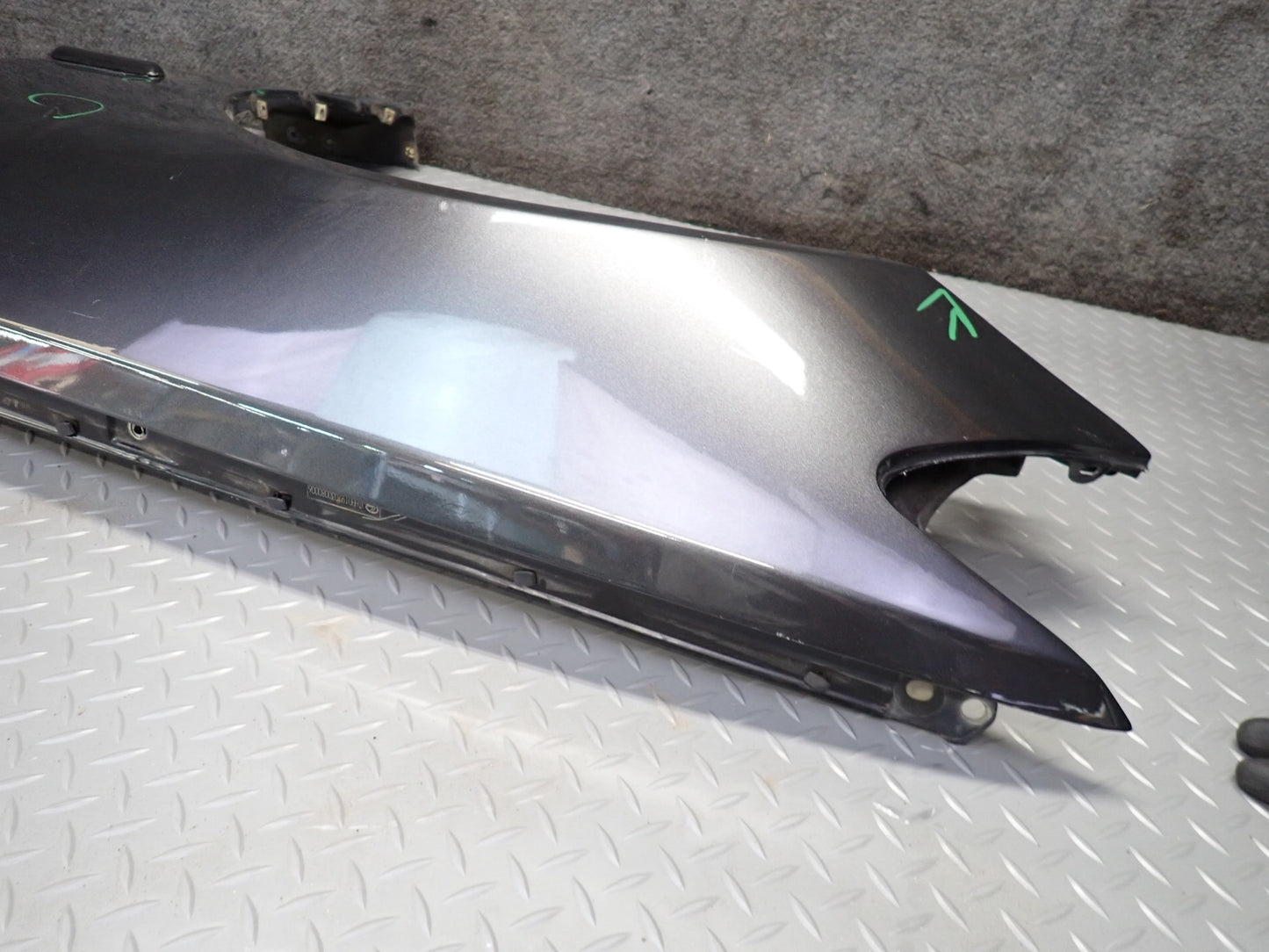 01-05 Lexus JCE10L IS300 Front Left Fender Shell Cover Panel Graphite Gray OEM