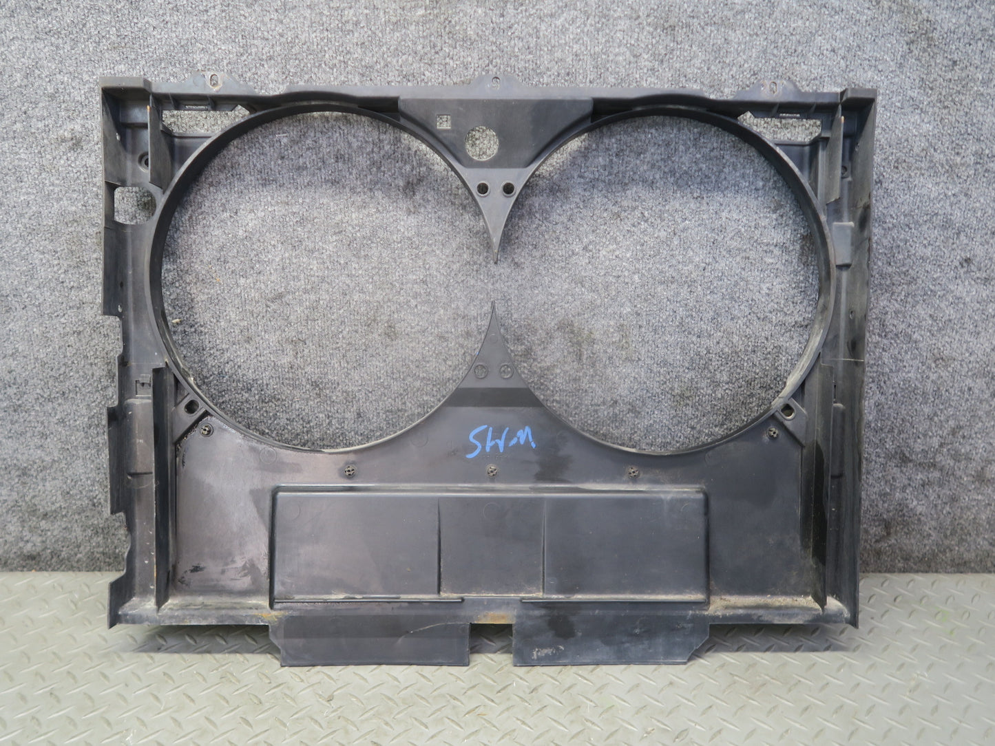 94-99 Mercedes W140 S500 Engine Cooling Fan Motor Shroud 1405051455 OEM