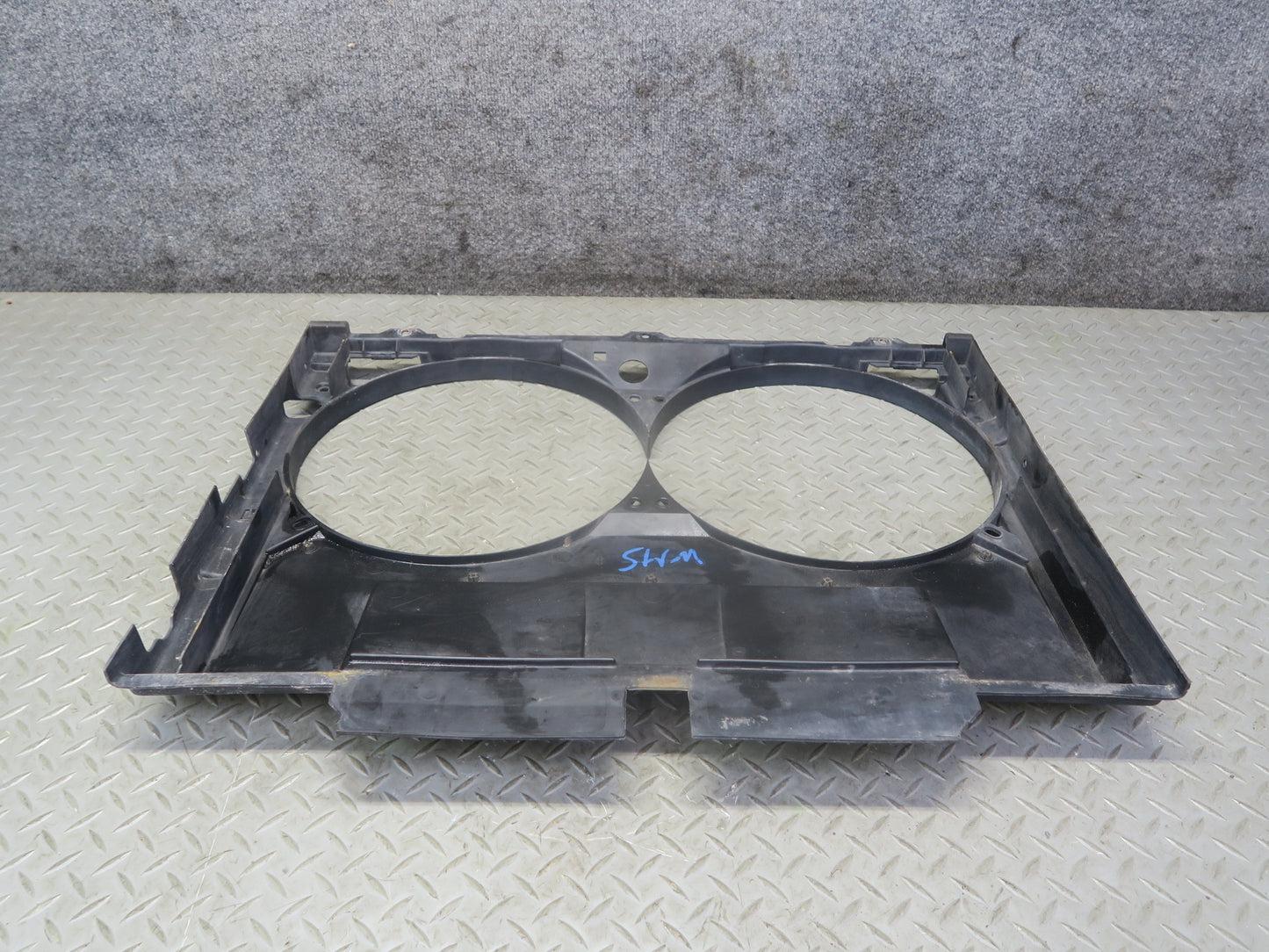 94-99 Mercedes W140 S500 Engine Cooling Fan Motor Shroud 1405051455 OEM