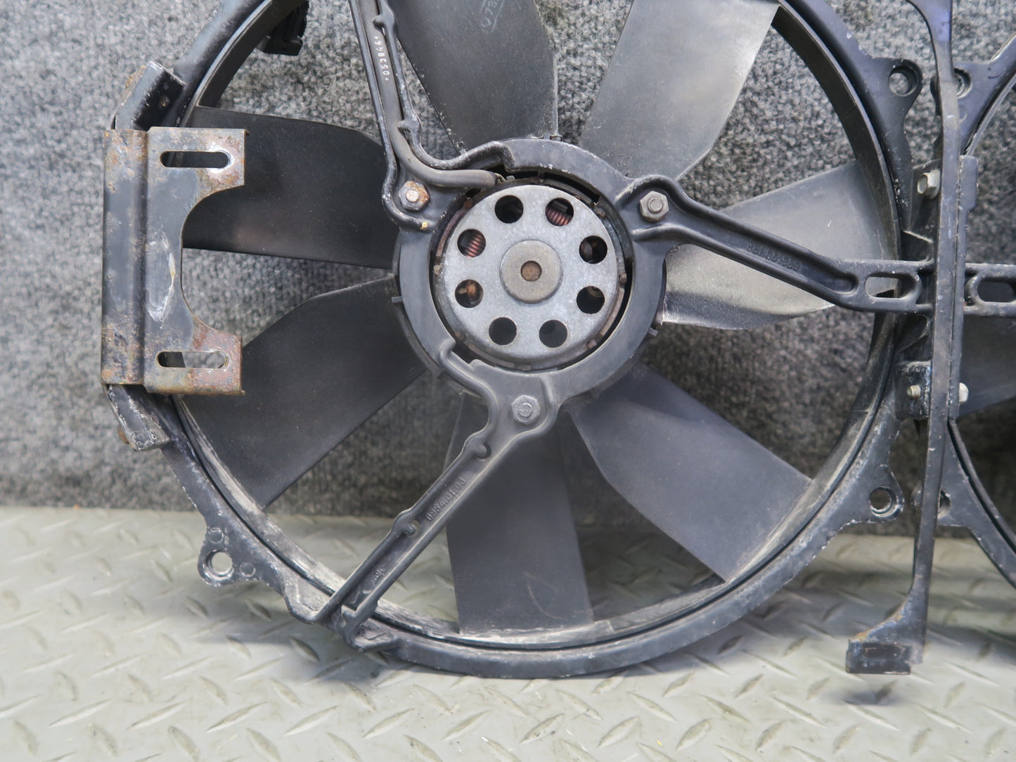 94-99 Mercedes W140 S500 Engine Radiator Dual Cooling Fan Motor OEM