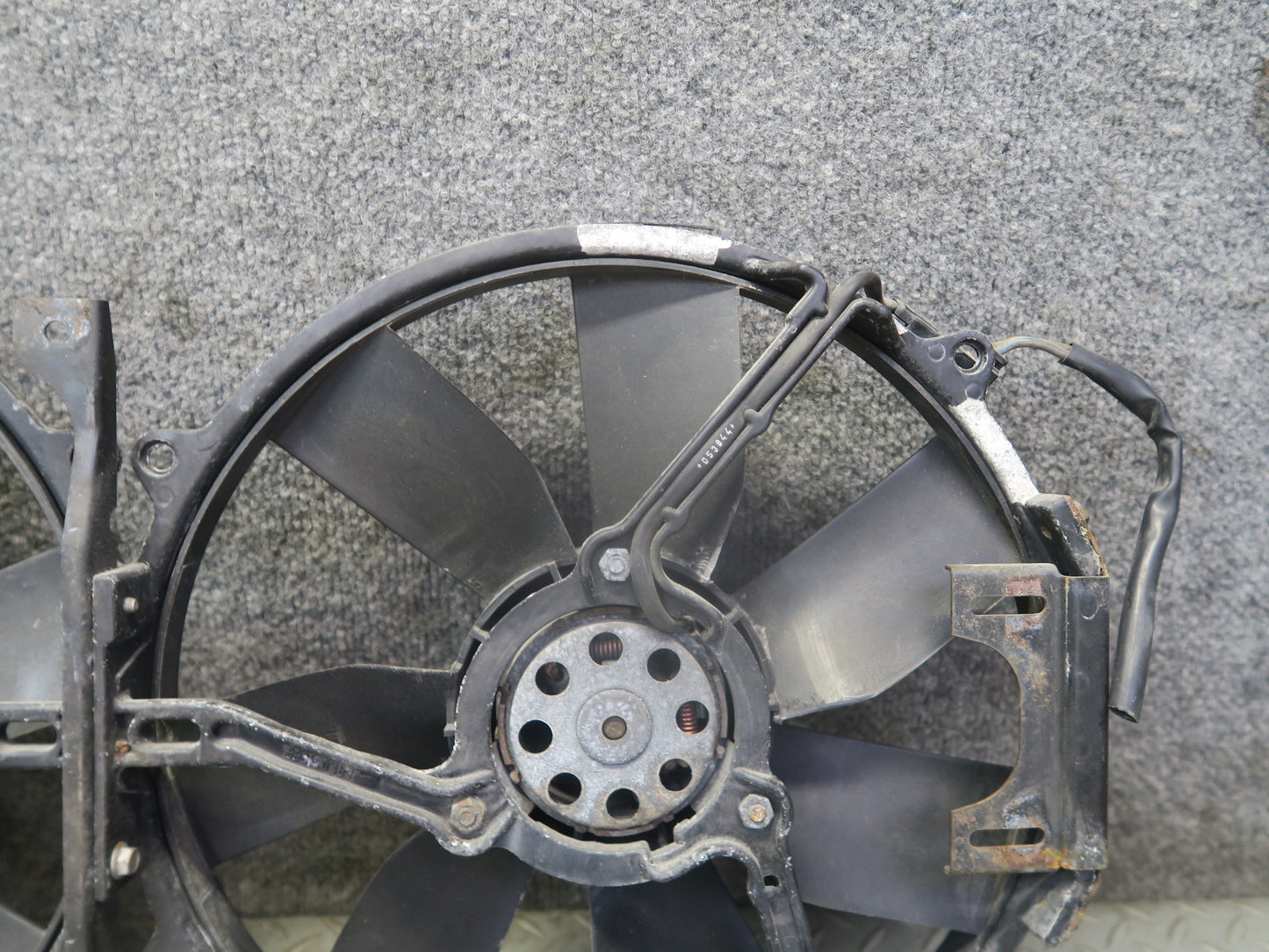 94-99 Mercedes W140 S500 Engine Radiator Dual Cooling Fan Motor OEM