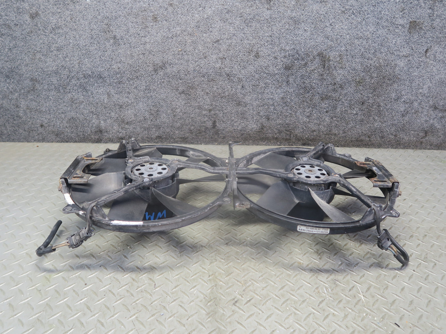 94-99 Mercedes W140 S500 Engine Radiator Dual Cooling Fan Motor OEM