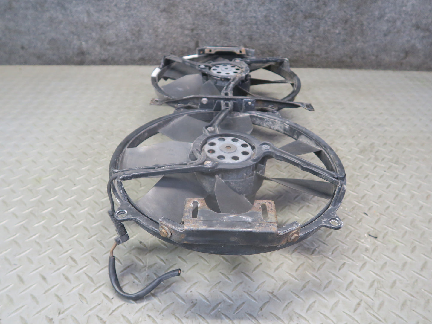 94-99 Mercedes W140 S500 Engine Radiator Dual Cooling Fan Motor OEM