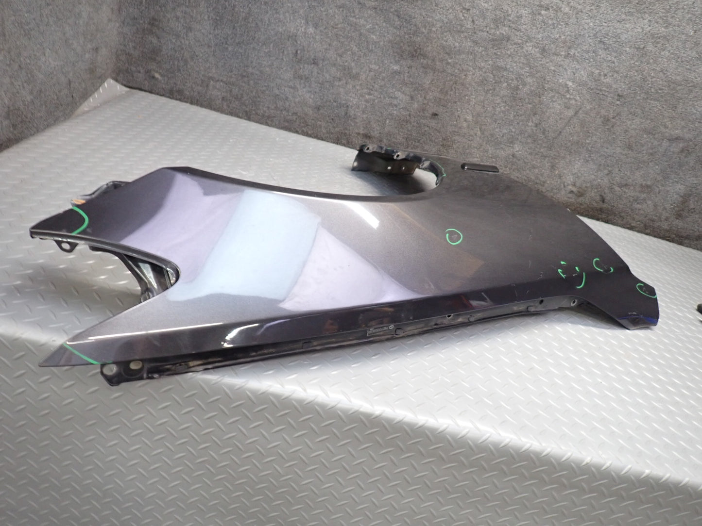 01-05 Lexus JCE10L IS300 Front Right Fender Shell Cover Panel Graphite Gray OEM
