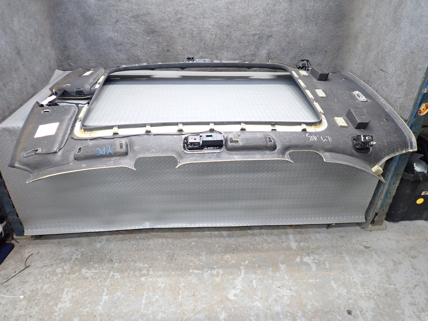 11-18 Porsche Cayenne 958 Overhead Panoramic Roof Headliner Panel W/ Handles Set