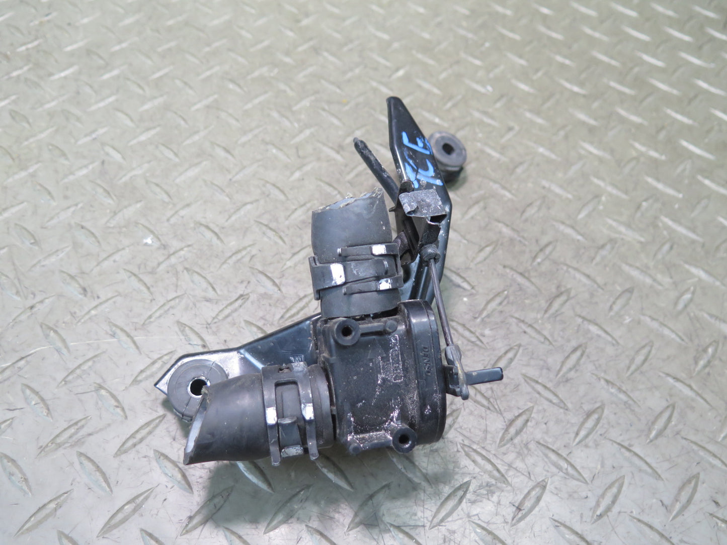 95-97 Toyota Celsior UCF20 RHD Hvac Heater Control Water Valve w Mount OEM