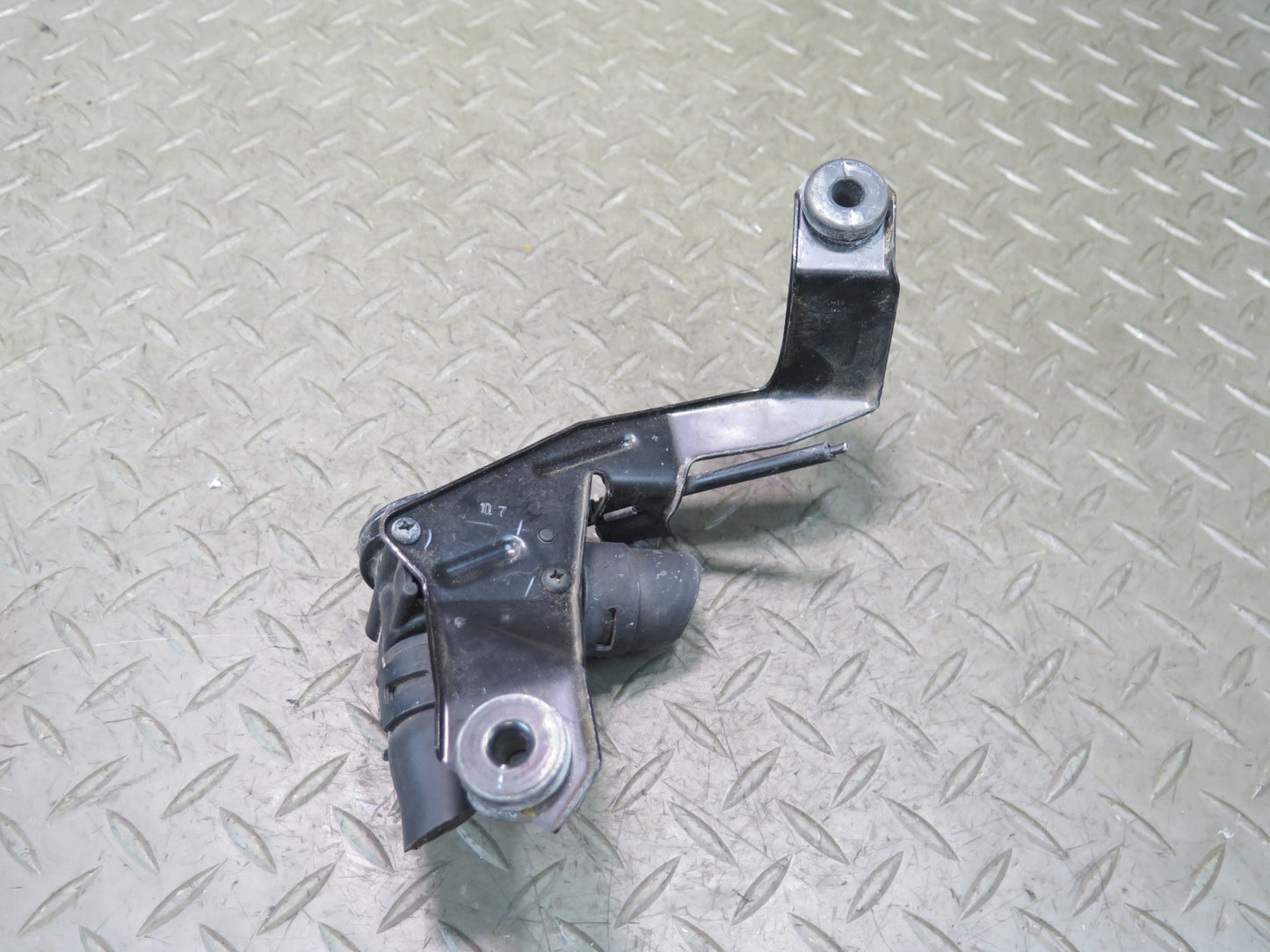 95-97 Toyota Celsior UCF20 RHD Hvac Heater Control Water Valve w Mount OEM