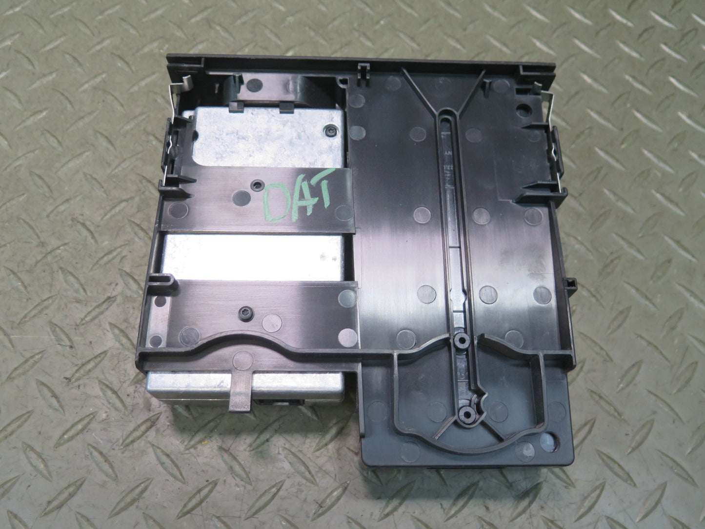 09-15 Audi TT S 8J AMI Music Interface Control Module 8P0035785 OEM