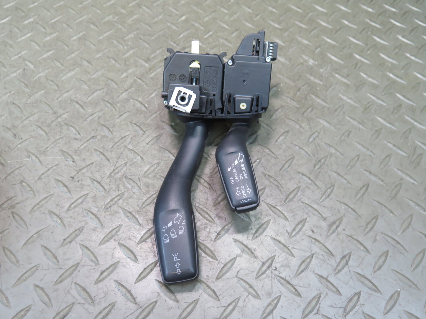 11-15 Audi TT S 8J Steering Column Turn Signal Cruise Switch 8P0953513F OEM