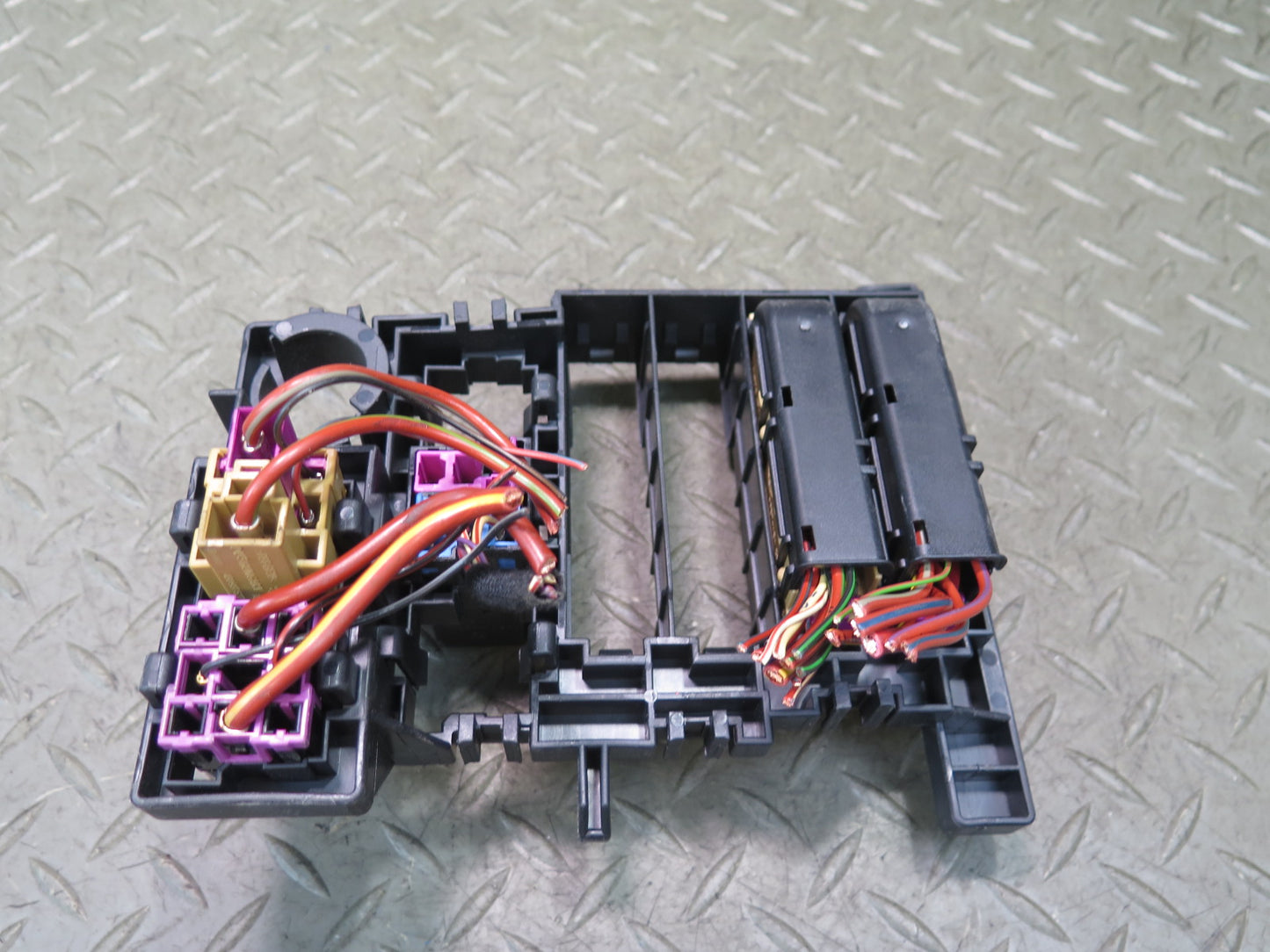 08-15 Audi TT S 8J Fuse Relay Box Module Engine Compartment 8J0937503 OEM
