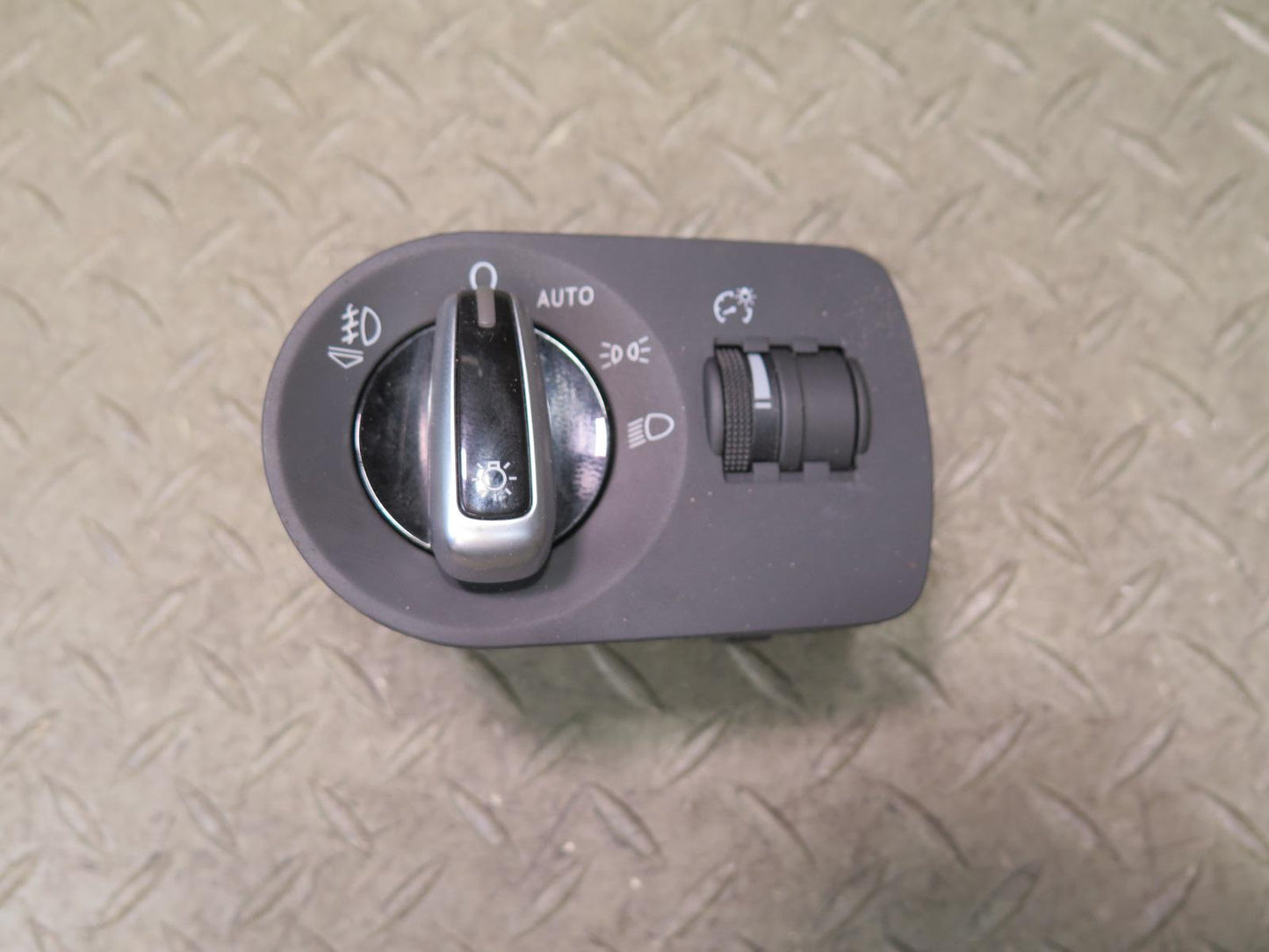 08-14 Audi TT S 8J Dashboard Headlight Light Lamp Switch Button 8J1941531AF OEM