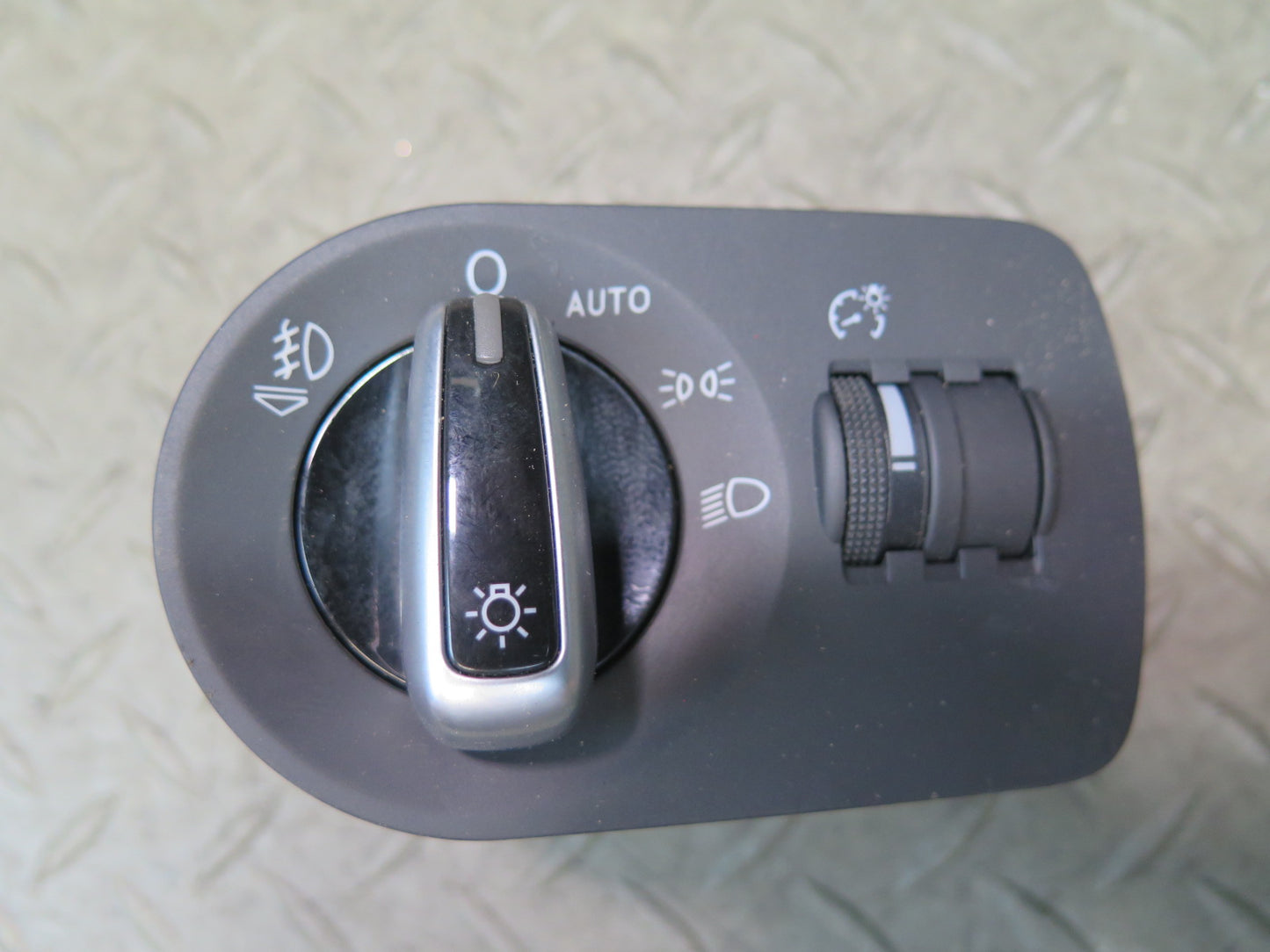 08-14 Audi TT S 8J Dashboard Headlight Light Lamp Switch Button 8J1941531AF OEM