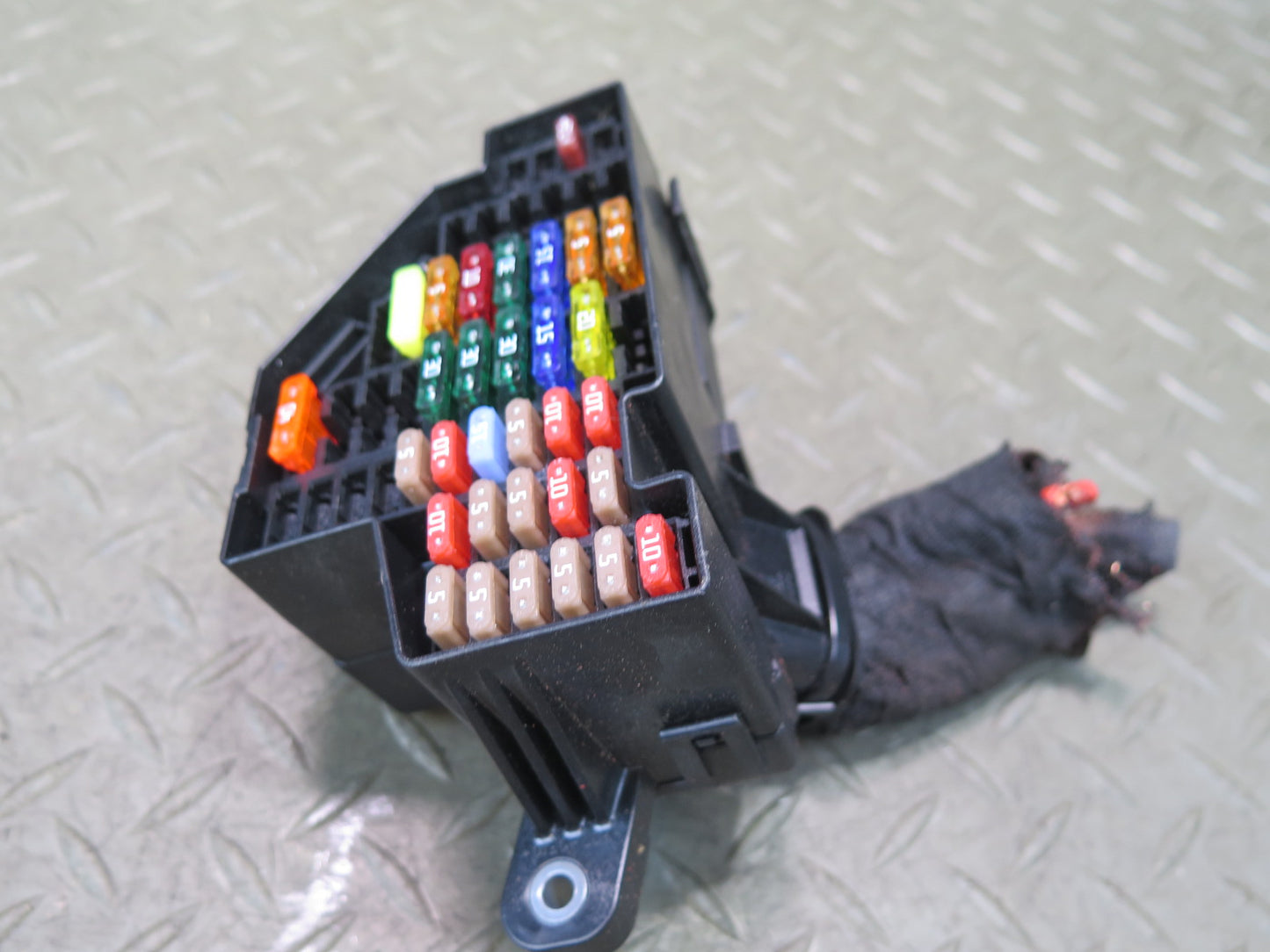 09-15 Audi TT S 8J Fuse Relay Box Module Interior Compartment OEM
