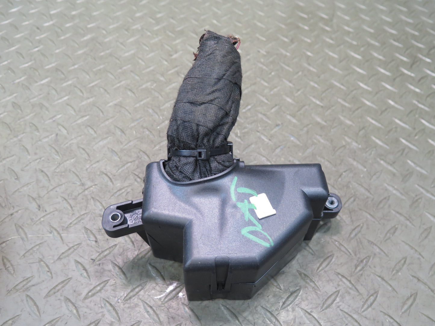 09-15 Audi TT S 8J Fuse Relay Box Module Interior Compartment OEM