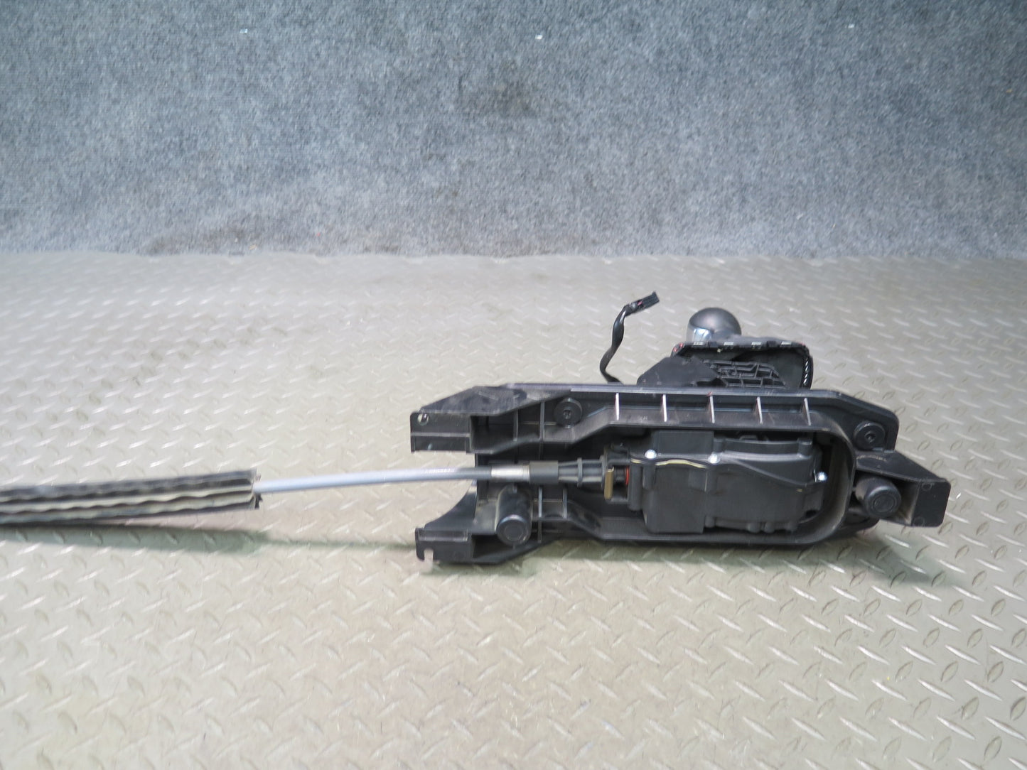 11-15 Audi TT S 8J A/T Automatic Transmission Gear Shifter w Cable Assembly OEM