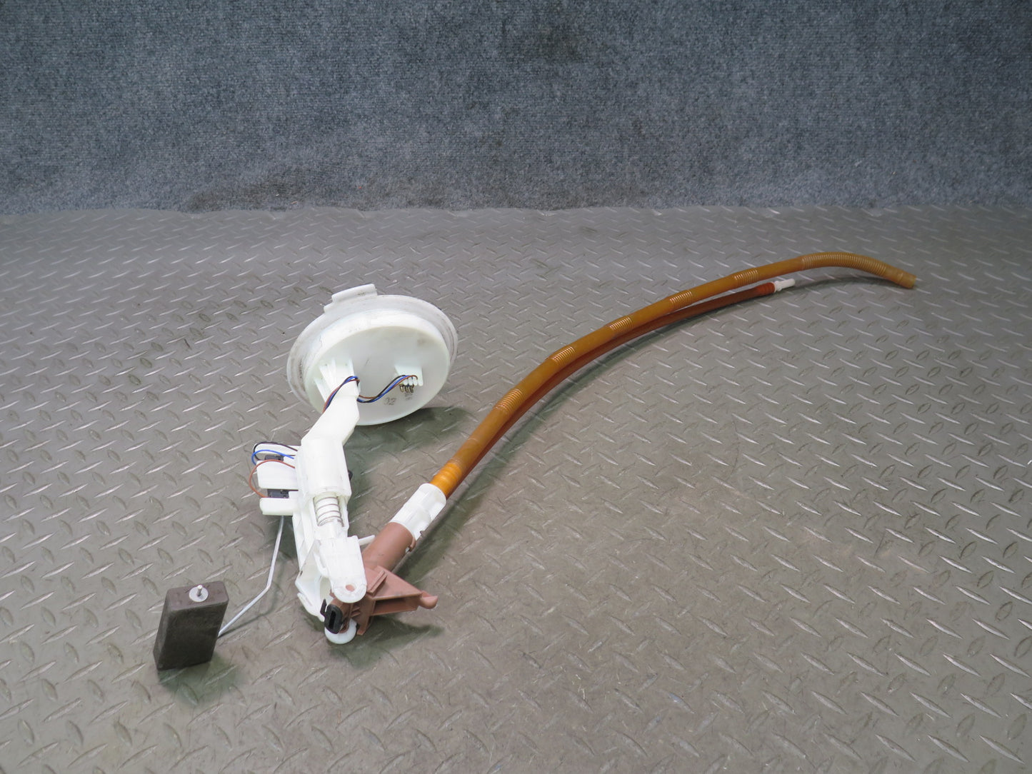 09-15 Audi TT S 8J AWD Fuel Pump Level Sensor Sending Unit Set OEM