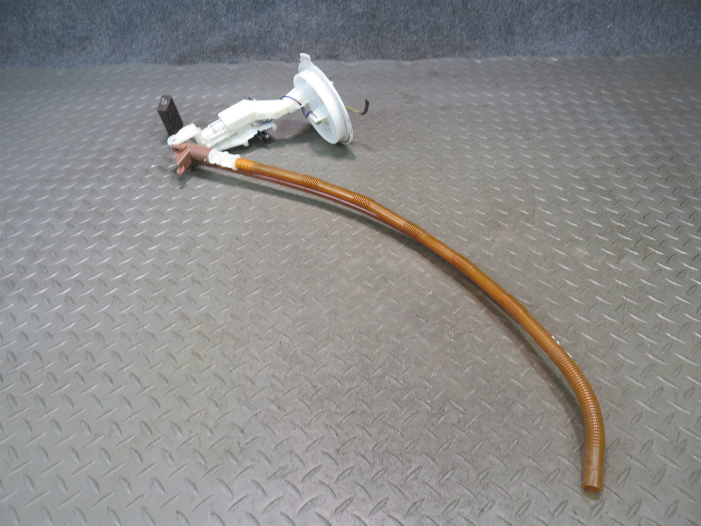 09-15 Audi TT S 8J AWD Fuel Pump Level Sensor Sending Unit Set OEM