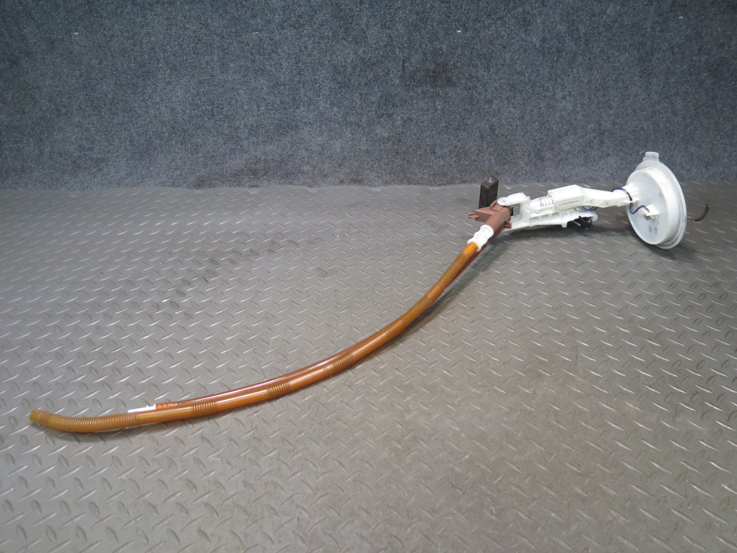 09-15 Audi TT S 8J AWD Fuel Pump Level Sensor Sending Unit Set OEM