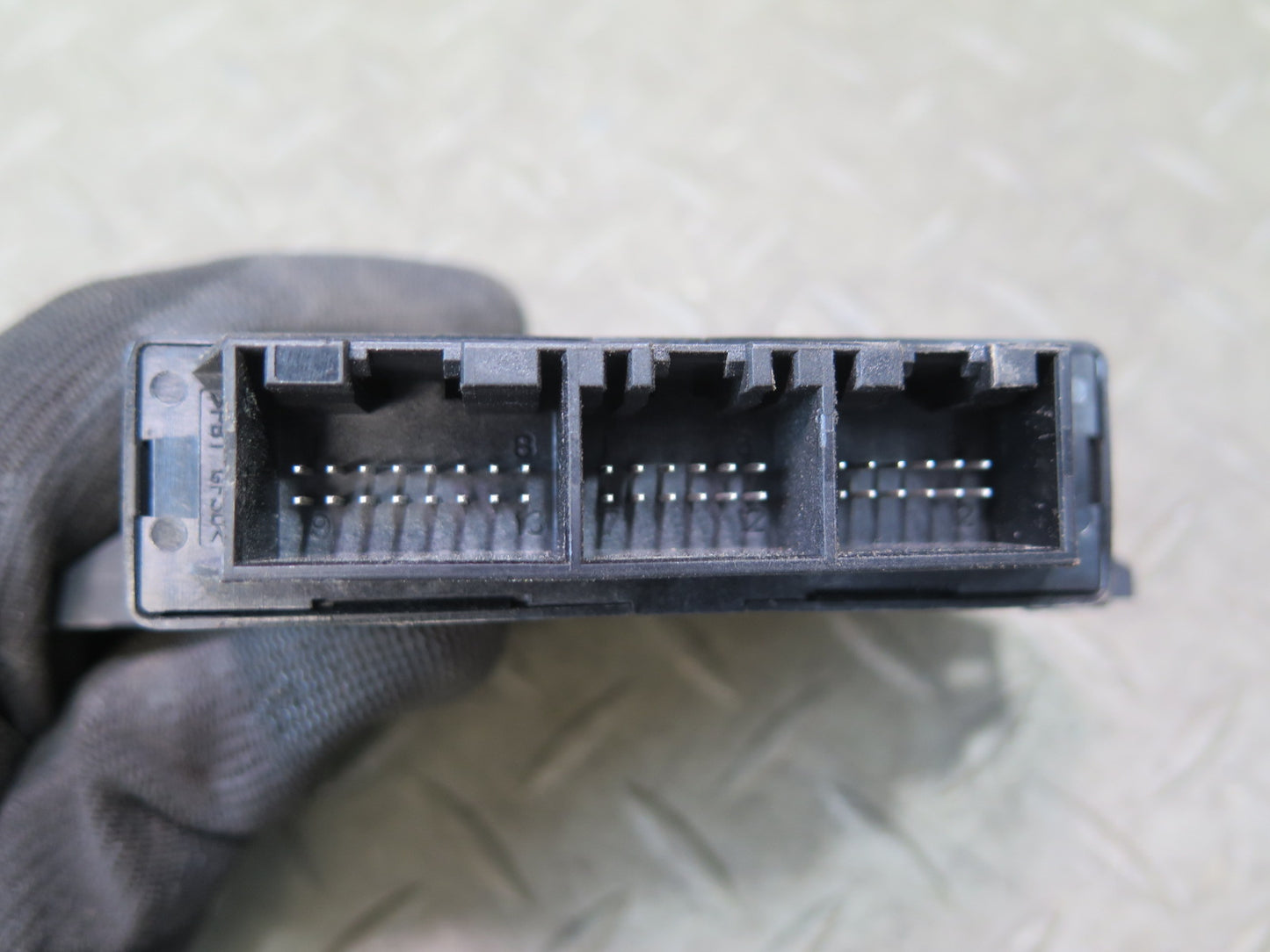 09-15 Audi TT S 8J Park Assist Control Module 8P0919475M OEM