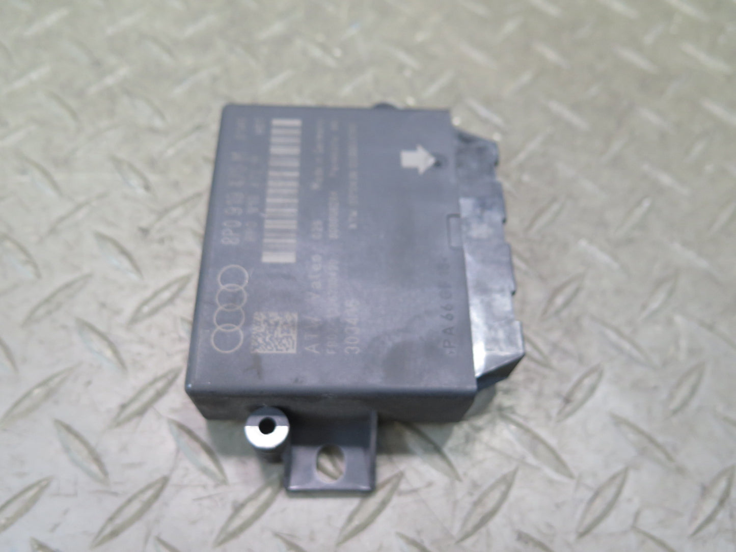 09-15 Audi TT S 8J Park Assist Control Module 8P0919475M OEM