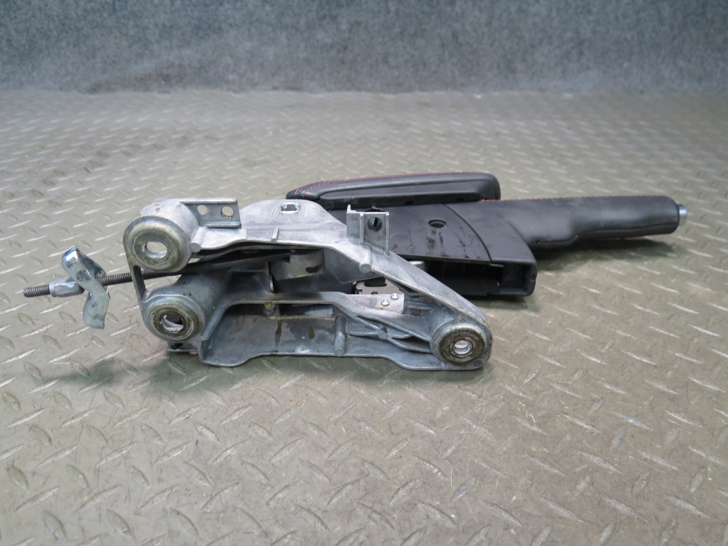 09-15 Audi TT S 8J Emergency Parking Hand Brake Lever Handle w Armrest Assy OEM